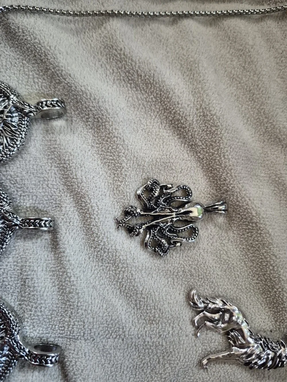BRAND NEW PENDANTS! Several Stainless Stèel pendants. Animal & Myth Pendant Lot